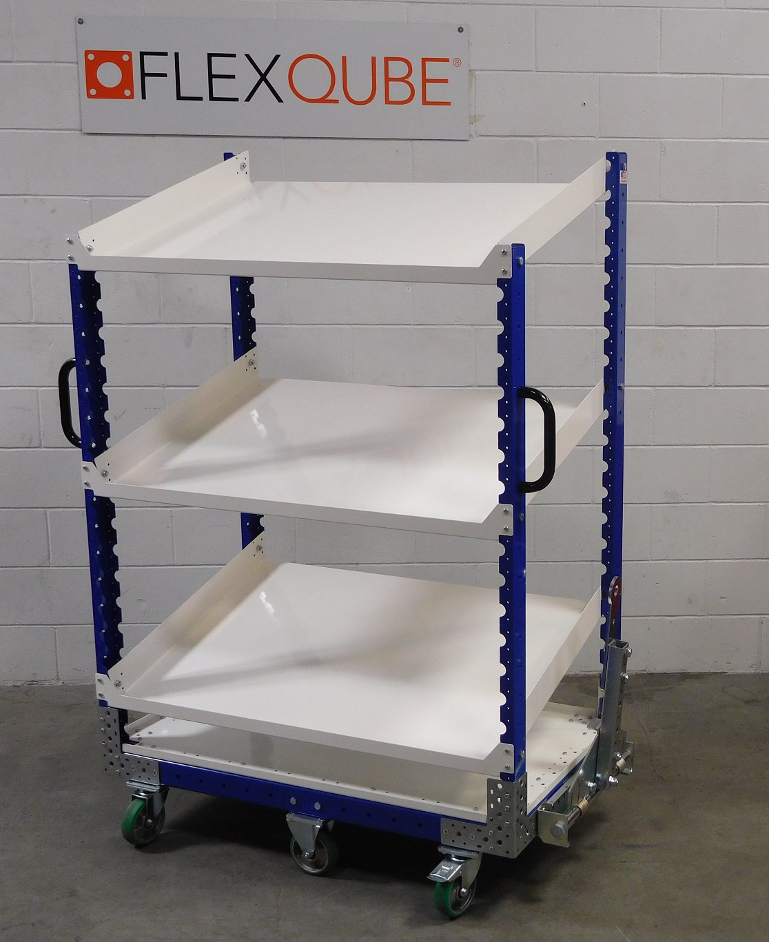 Modular & industrial material handling cart by FlexQube