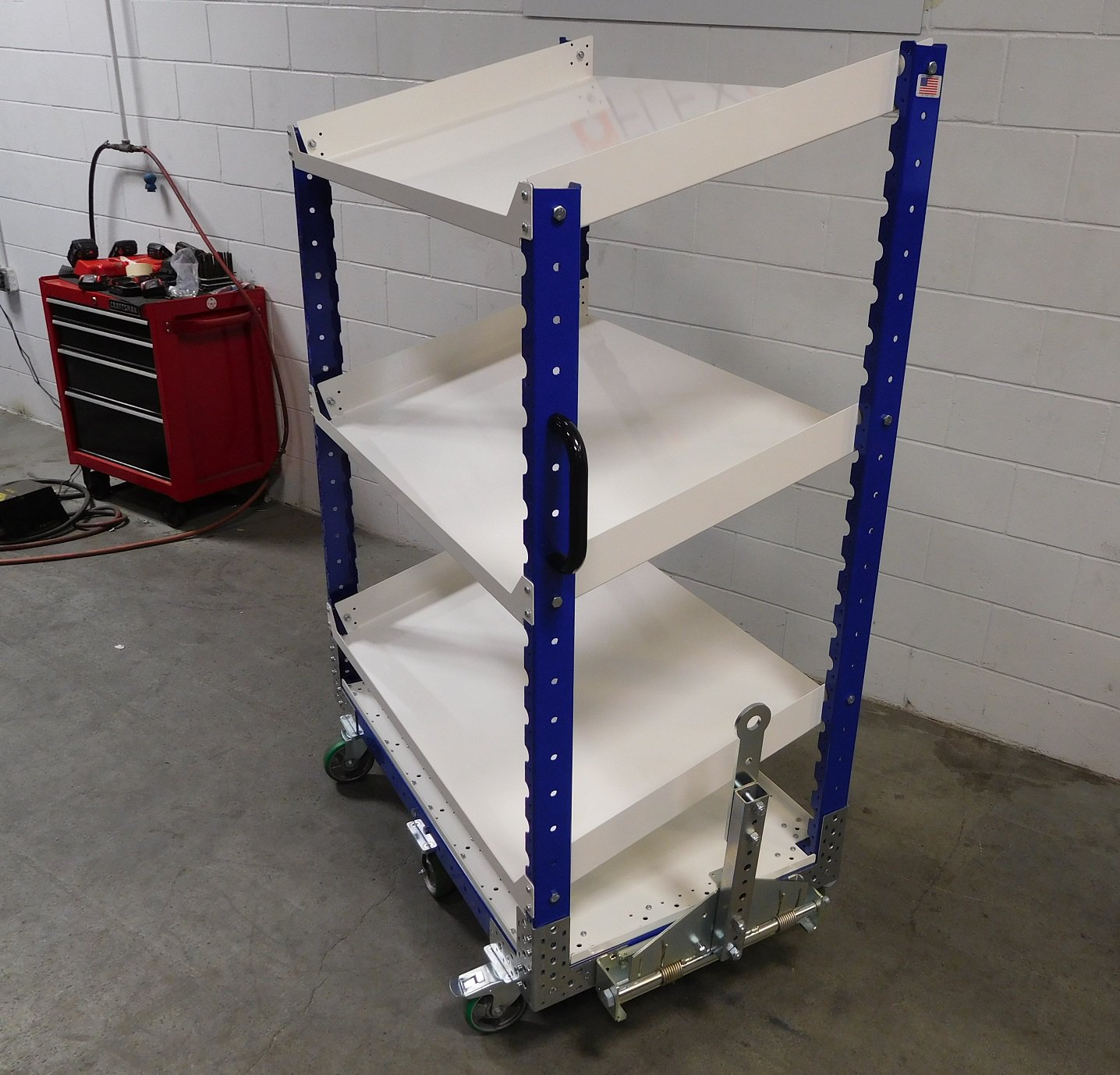 Modular & industrial material handling cart by FlexQube