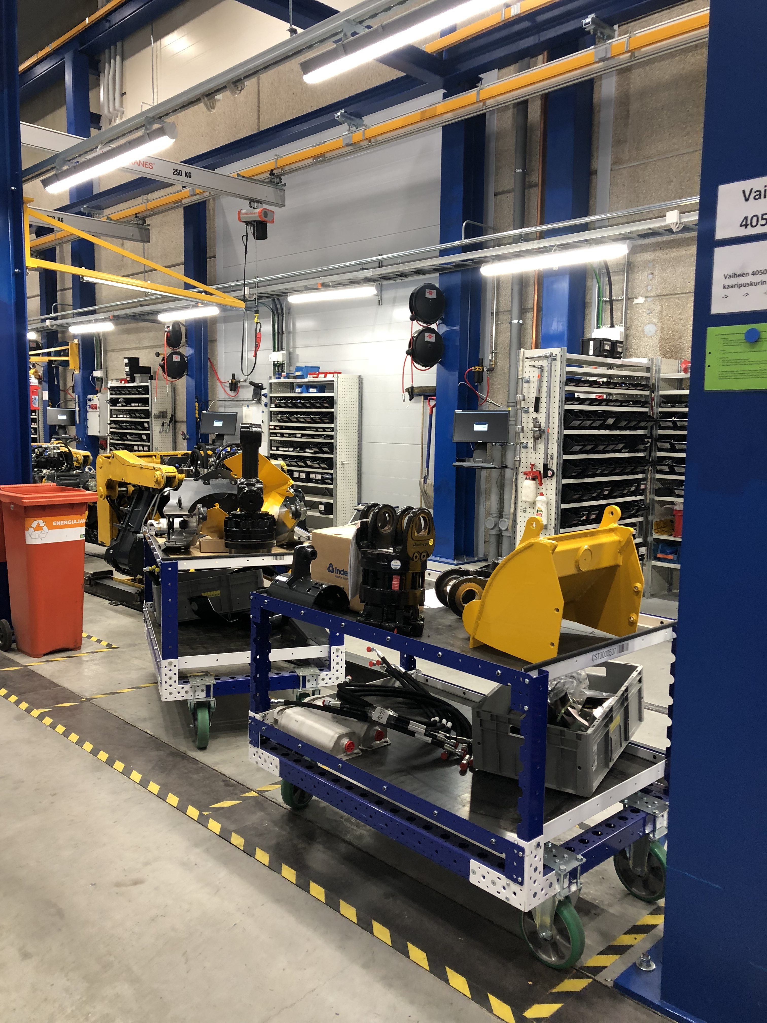 FlexQube shelf carts at Ponsse