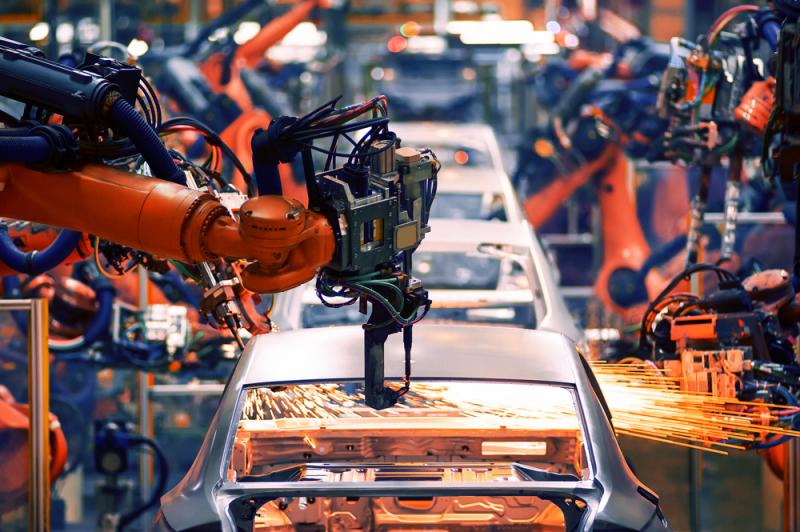 What are the main differences between Lean Manufacturing & Six Sigma?