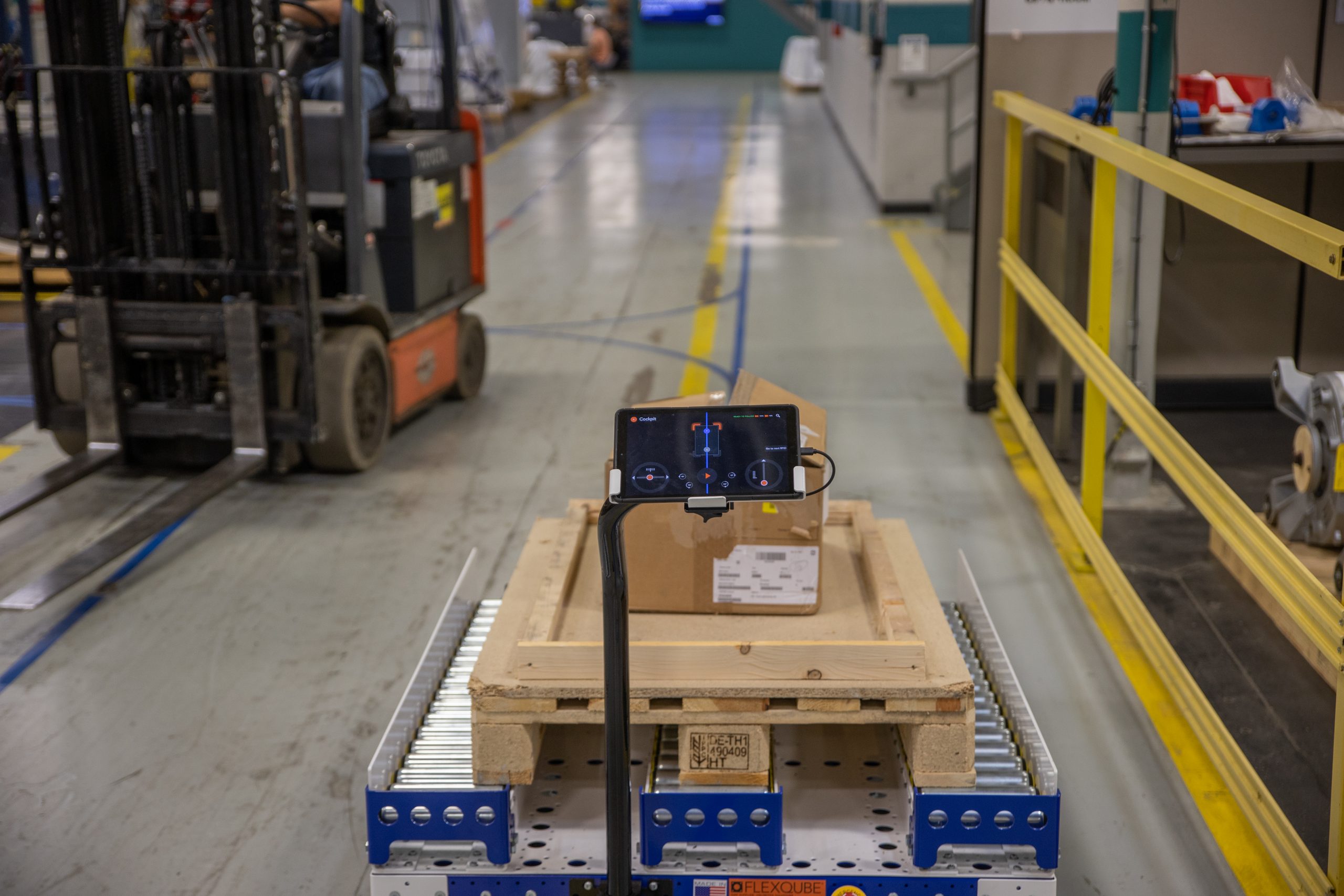 Automated pallet transfer - Siemens gets started with automation!