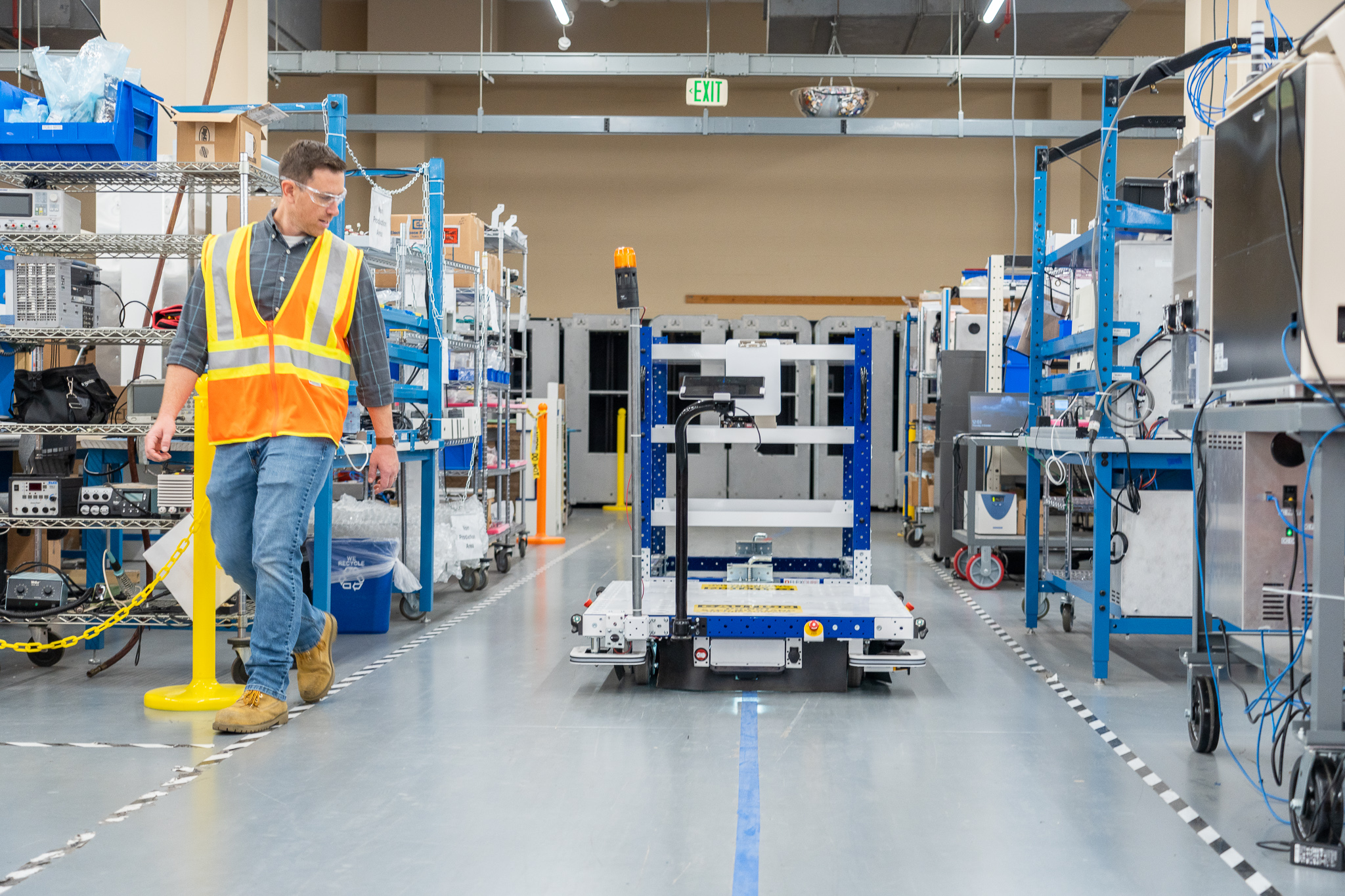 AGV material handling manufacturing trends 2024