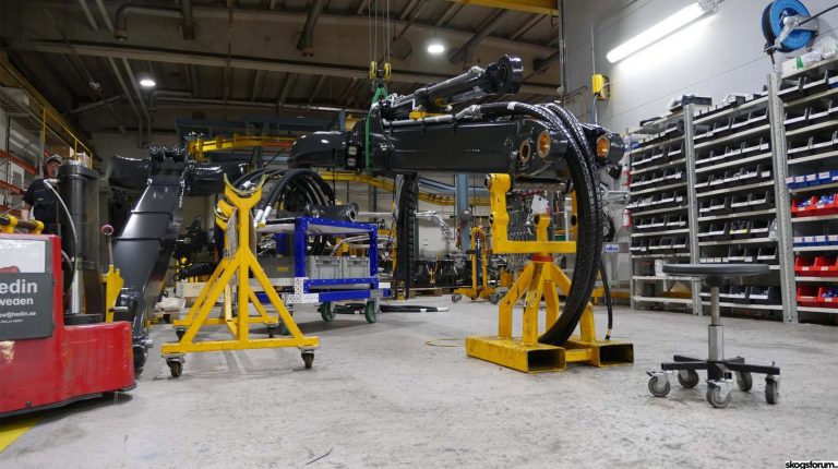 Ponsse chooses FlexQube to help provide flexible & smooth production.
