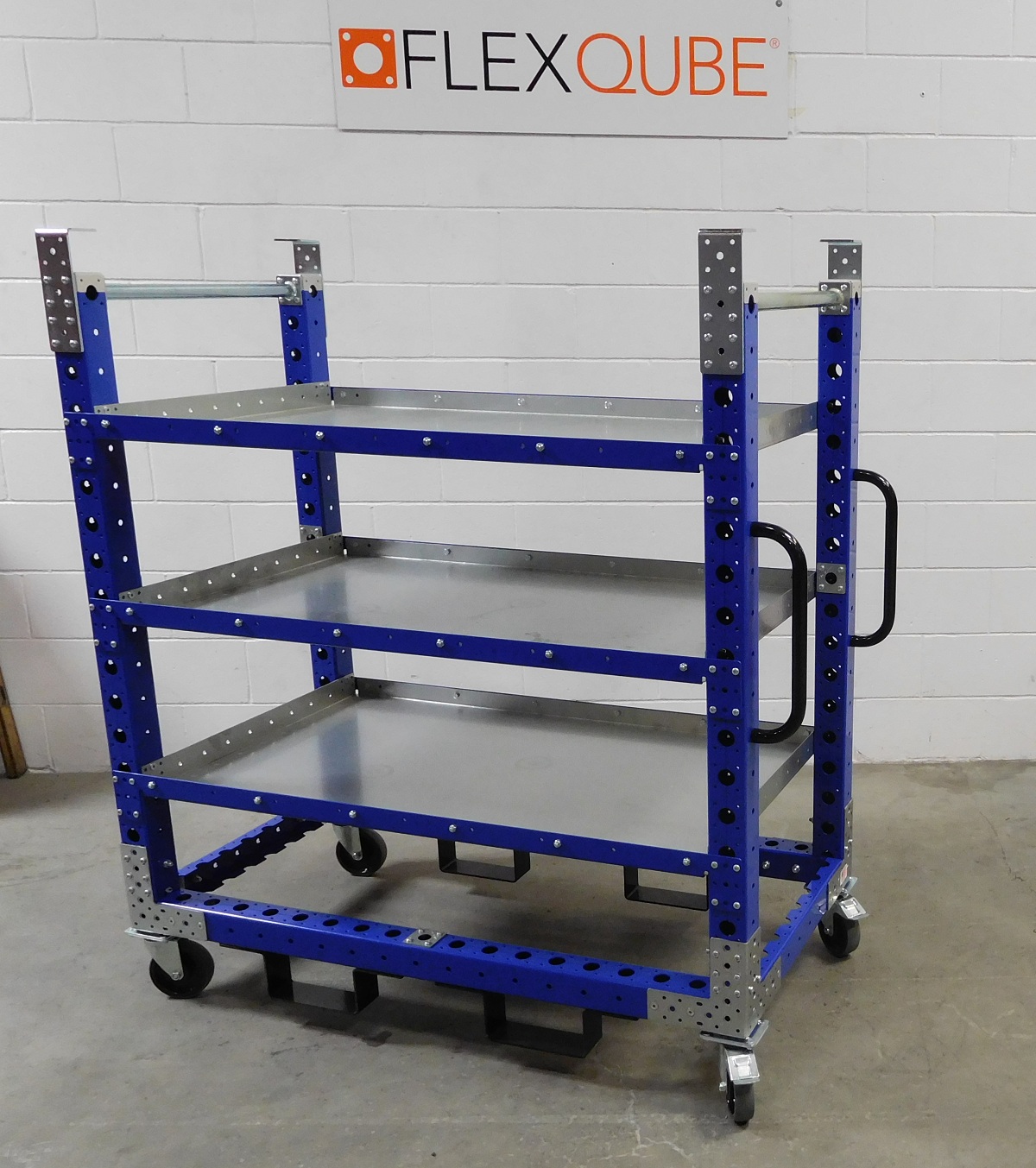 Modular & industrial material handling cart by FlexQube