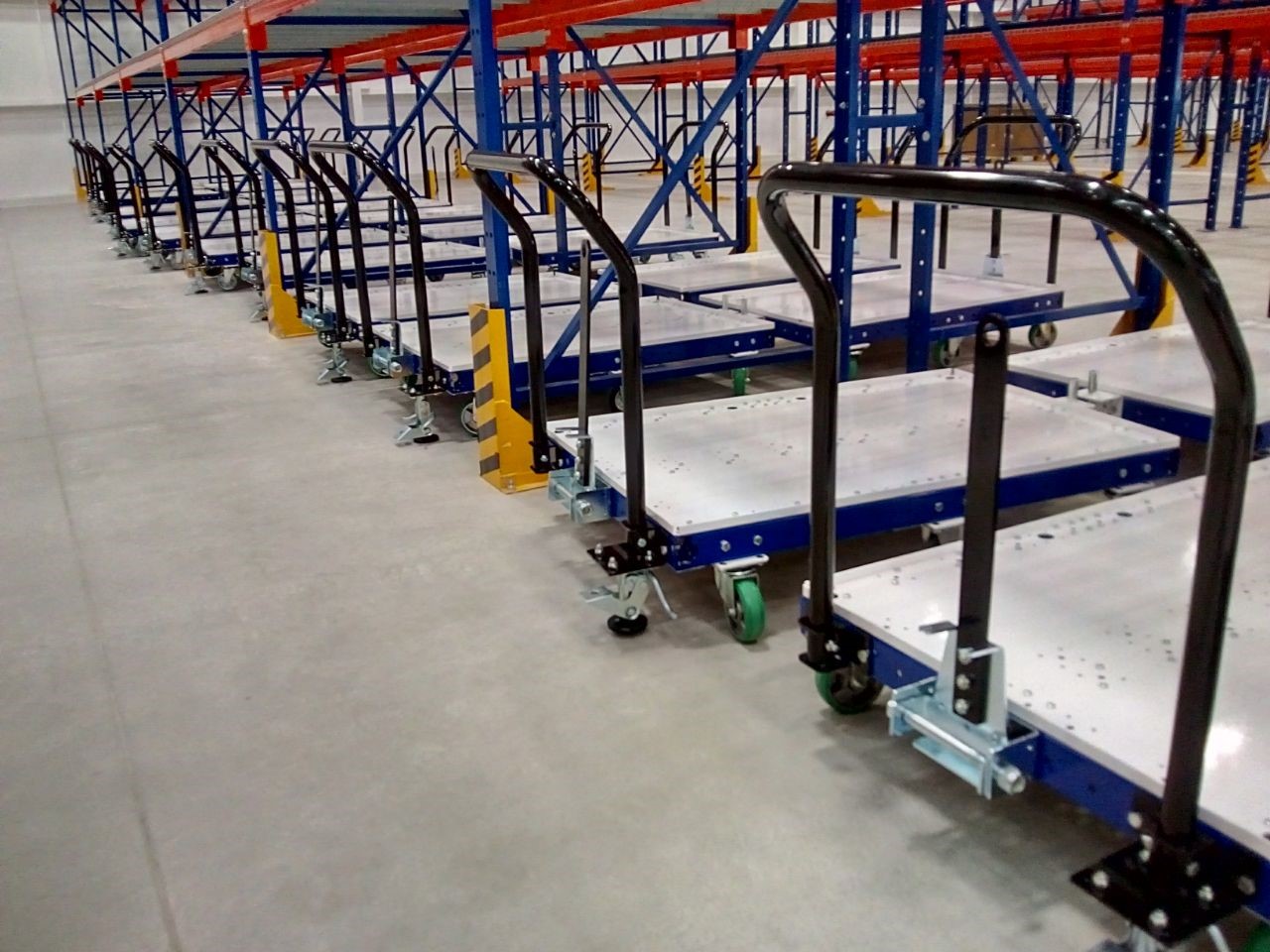 Manual Material Handling Tips for a More Ergonomic Work Environment