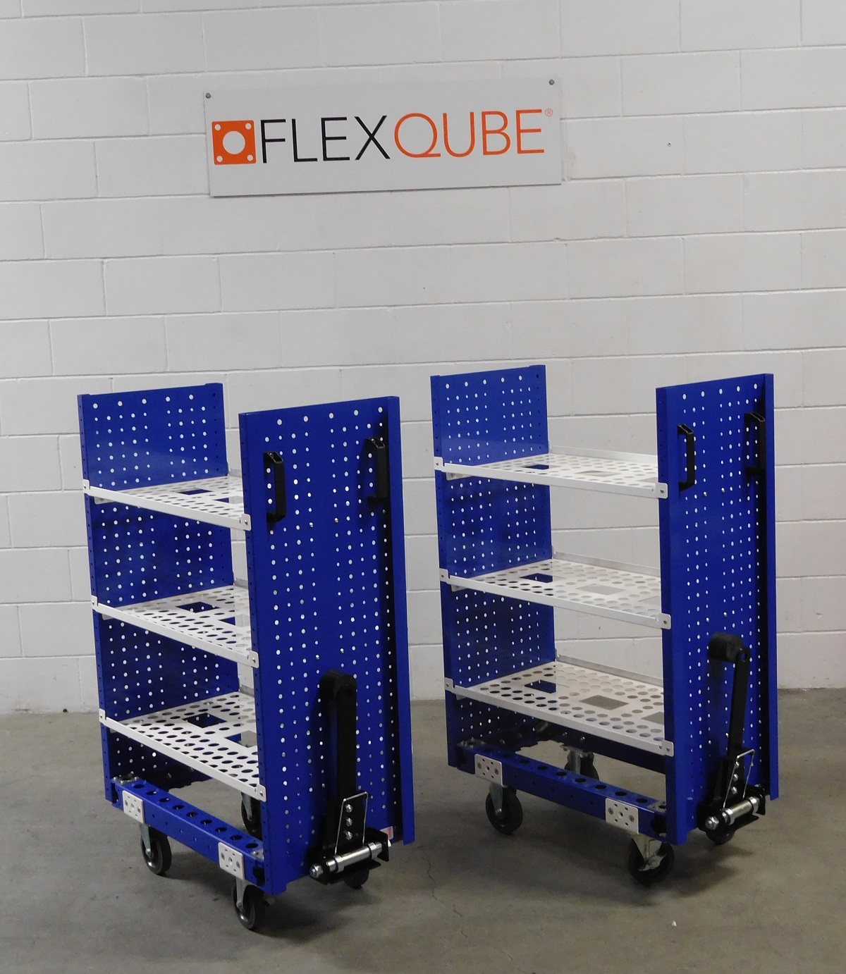 Modular & industrial material handling cart by FlexQube